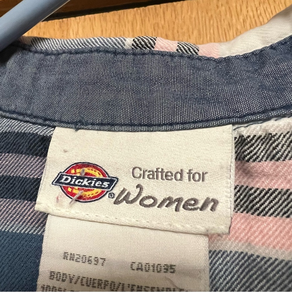 Dickies Button-Up - Picture 4 of 4